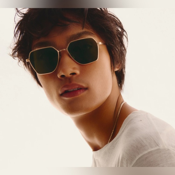 Quay Australia Men’s Stylish Gold Frame Sunglasses WORLD TOUR - Picture 1 of 11